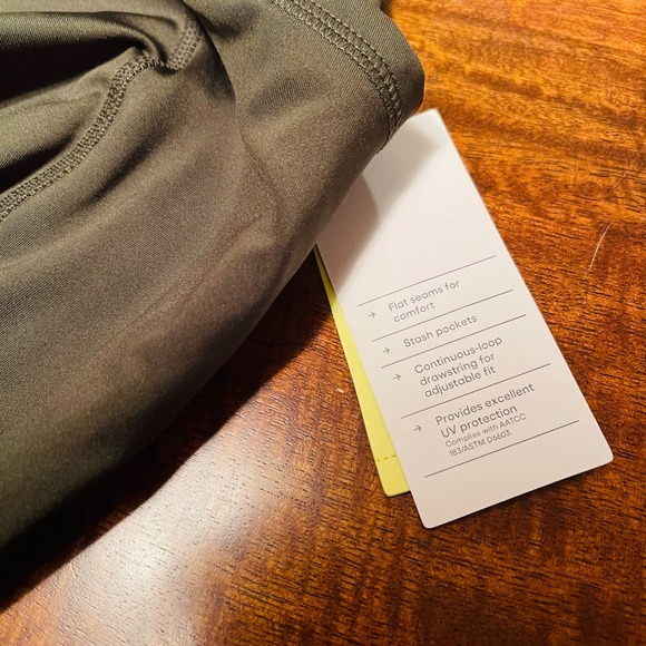 Sculpted Linear Laser Cut High-Waisted 7/8 Legging - Picture 9 of 14